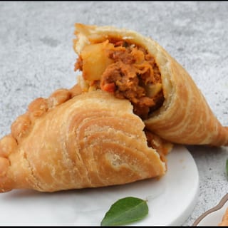 # Homemade Curry Puff (2Pcs)